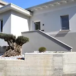 Iris Ar Holiday-Home
